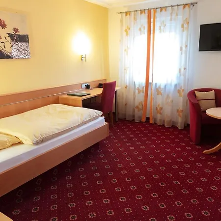 Restaurant Zum Hirschen فندق دوناوشينغن